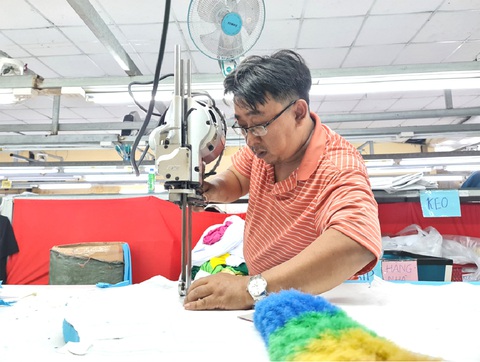 Kiếm việc khó, bỏ phố về quê- Ảnh 1. Công nhân, người lao động liên tục gặp khó, kiếm việc không ra nên chẳng đặng đừng đành bỏ phố về quê - Ảnh: C.TRIỆU