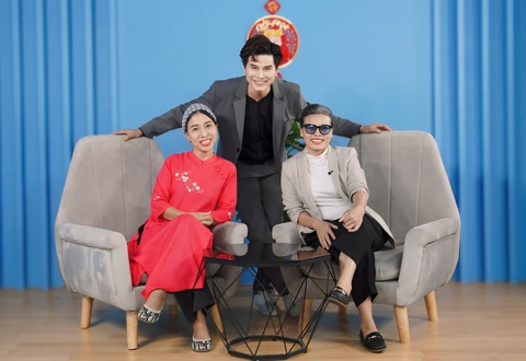 MC Vũ Mạnh Cường và mối 'thâm tình' với 2 nữ biên kịch vàng của phim Việt- Ảnh 3. Vũ Mạnh Cường cùng biên kịch Ngọc Bích và Kim Liên chia sẻ những thông điệp giá trị trong lựa chọn nghề nghiệp
