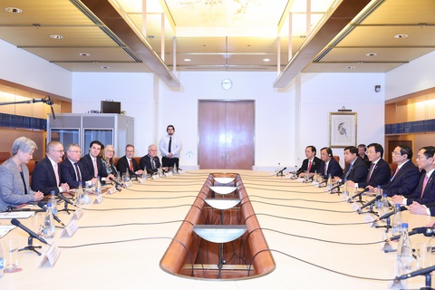 Việt Nam, Úc nâng cấp quan hệ lên Đối tác chiến lược toàn diện- Ảnh 2. Hội đàm giữa hai thủ tướng Úc và Việt Nam - Ảnh: NHẬT BẮC