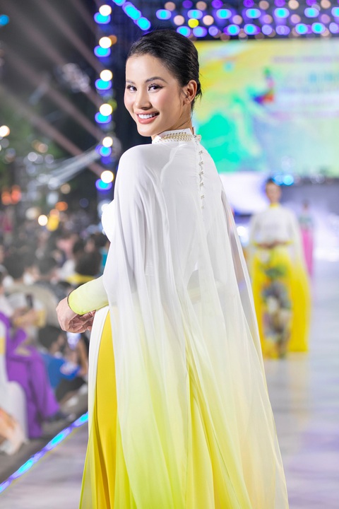 Hương Ly - á hậu cuộc thi Hoa hậu Hoàn vũ Việt Nam 2023 - Ảnh: KIẾNG CẬN TEAM Hương Ly - á hậu cuộc thi Hoa hậu Hoàn vũ Việt Nam 2023 - Ảnh: KIẾNG CẬN TEAM