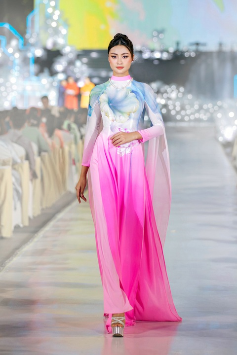Miss Cosmo Việt Nam 2023 Xuân Hạnh - Ảnh: KIẾNG CẬN TEAM Miss Cosmo Việt Nam 2023 Xuân Hạnh - Ảnh: KIẾNG CẬN TEAM