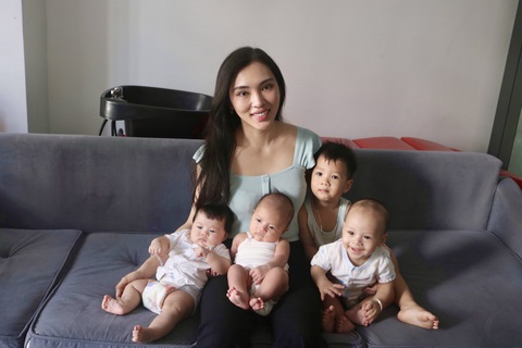 Thành phố dễ thương - Kỳ 7: Cô gái và mái ấm cưu mang mẹ bầu đơn thân- Ảnh 3. Chị Trương Quý Linh rất yêu thương các bé ở mái ấm - Ảnh: TRÚC QUYÊN