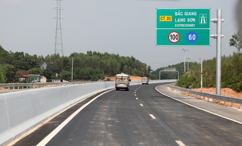 Doanh thu thấp, đề xuất ngân sách trung ương hỗ trợ cao tốc Bắc Giang - Lạng Sơn 5.600 tỉ đồng- Ảnh 1. Dự án cao tốc Bắc Giang - Lạng Sơn thu không đủ chi nên được đề xuất hỗ trợ 5.600 tỉ đồng từ ngân sách trung ương - Ảnh: TUẤN PHÙNG
