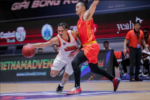 Ngoại binh được tham dự giải bóng rổ không chuyên tại TP.HCM- Ảnh 1. Michael Soy (trái) sẽ tham dự Saigon ProAm Basketball Cup 2024 - Ảnh: VBA