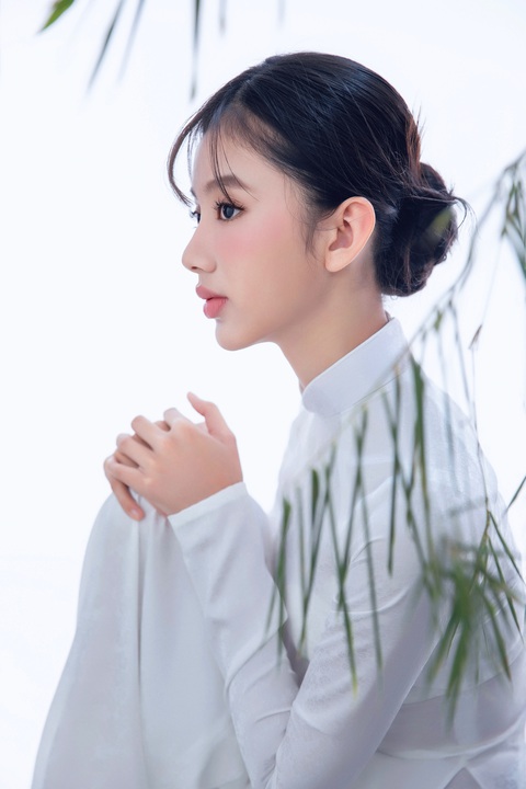 ‘Chiko được học tập trong môi trường quốc tế từ nhỏ nên tư duy của con là tôn trọng không gian, việc riêng của người khác. Con luôn chủ động trong mọi việc, tôn trọng quyết định của mẹ’, Ngọc Diễm cho hay. ‘Chiko được học tập trong môi trường quốc tế từ nhỏ nên tư duy của con là tôn trọng không gian, việc riêng của người khác. Con luôn chủ động trong mọi việc, tôn trọng quyết định của mẹ’, Ngọc Diễm cho hay.