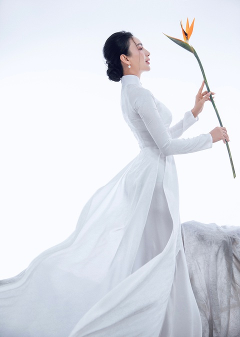 Sau khi sinh con vào năm 2010, cô mở công ty truyền thông riêng, đắt show MC song ngữ Anh - Việt. Hiện, Ngọc Diễm đầu tư nhiều lĩnh vực. Mới đây cô cho biết sau nhiều năm làm mẹ đơn thân, cô đang có một mối quan hệ yêu đương. Sau khi sinh con vào năm 2010, cô mở công ty truyền thông riêng, đắt show MC song ngữ Anh - Việt. Hiện Ngọc Diễm đầu tư nhiều lĩnh vực. Mới đây cô cho biết sau nhiều năm làm mẹ đơn thân, cô đang có một mối quan hệ yêu đương.