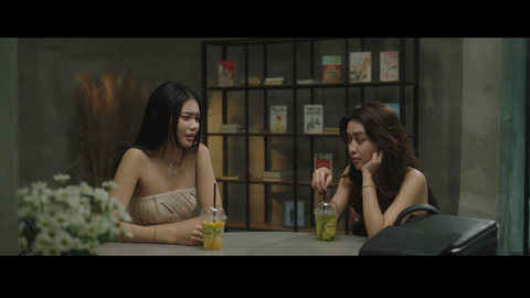Quyên Qui, Thanh Trâm đóng cảnh nóng 'bỏng mắt' trong lần đầu chạm ngõ điện ảnh- Ảnh 5. Thanh Trâm (trái) là đối trọng hoàn hảo với Quyên Qui trong Quý cô thừa kế 2
