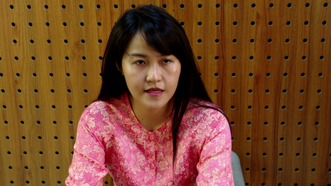 Bắt cô gái cùng 5 người dùng dao đe dọa để đòi nợ- Ảnh 1. Nguyễn Thị Hồng Nhung là người cầm đầu trong nhóm 6 người cưỡng đoạt tài sản