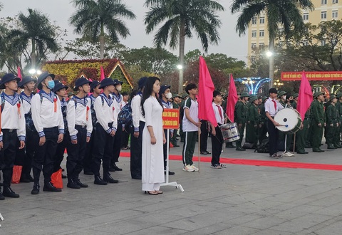 Không chấp hành lệnh gọi nhập ngũ, bị phạt 62,5 triệu đồng- Ảnh 1. Tân binh Quảng Nam lên đường nhập ngũ năm 2024 - Ảnh: P.T.