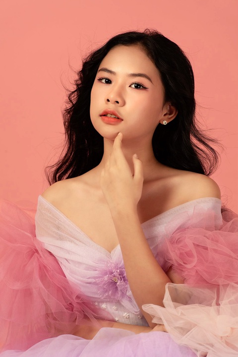 Mẫu nhí Thuần Anh tung bộ ảnh Có thể nói, đây là một bước ngoặt mới trong quá trình trở thành người mẫu chuyên nghiệp của Thuần Anh. Bộ hình đã khẳng định vị thế của cô bé trong làng mẫu Việt Nam và hứa hẹn sẽ đưa cô bé tiến xa hơn nữa trên con đường chinh phục ước mơ.