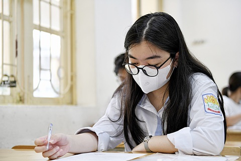 Dự kiến cuối tháng 6 thi tốt nghiệp THPT- Ảnh 4. Thí sinh dự thi tốt nghiệp THPT năm 2023 tại Hà Nội - Ảnh: NAM TRẦN