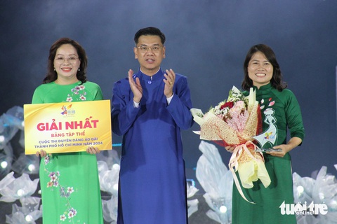 Hội Liên hiệp Phụ nữ Việt Nam quận 1 đoạt giải nhất - Ảnh: TÔ CƯỜNG Hội Liên hiệp phụ nữ Việt Nam quận 1 đoạt giải nhất - Ảnh: TÔ CƯỜNG