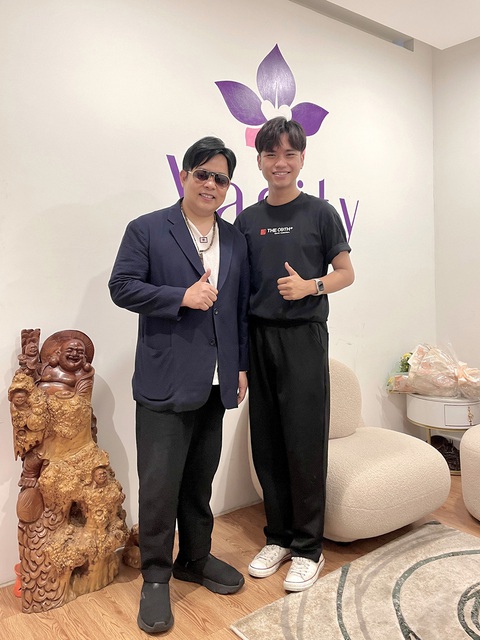 Quang Lê làm liveshow ‘Kể những chuyện tình’ ở Hà Nội- Ảnh 2. Quang Lê tại Vanity Aesthetics & Beauty. Ảnh: Đ.H