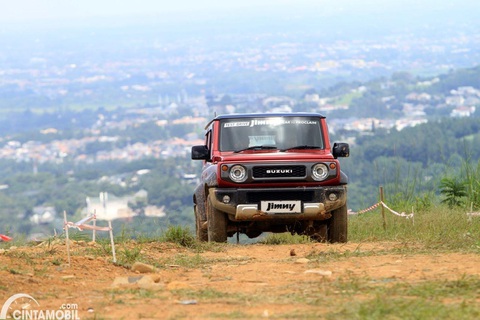 Lái thử Suzuki Jimny 5 cửa: Off-road không ngán đường nào, nhiều điểm hơn bản 3 cửa- Ảnh 1. Lái thử Suzuki Jimny 5 cửa: Off-road không ngán đường nào, nhiều điểm hơn bản 3 cửa- Ảnh 1.
