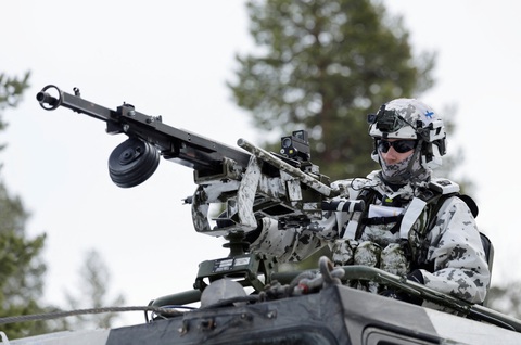 Biển Baltic thành 'hồ' NATO, Nga có thể thoát vây ra sao?- Ảnh 4. Binh sĩ Phần Lan trên xe thiết giáp trong cuộc tập trận thuộc khuôn khổ NATO gần Hetta, Phần Lan, ngày 5-3 - Ảnh: REUTERS