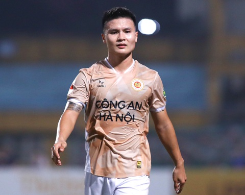 Vòng 13 V-League 2023-2024: Tâm điểm Hàng Đẫy và Pleiku- Ảnh 4. Quang Hải đang có phong độ tốt trong màu áo Công An Hà Nội - Ảnh: MINH ĐỨC
