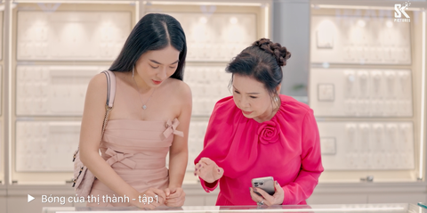 Cảnh trong phim Bóng của thị thành - Ảnh: ĐPCC Cảnh trong phim Bóng của thị thành - Ảnh: ĐPCC