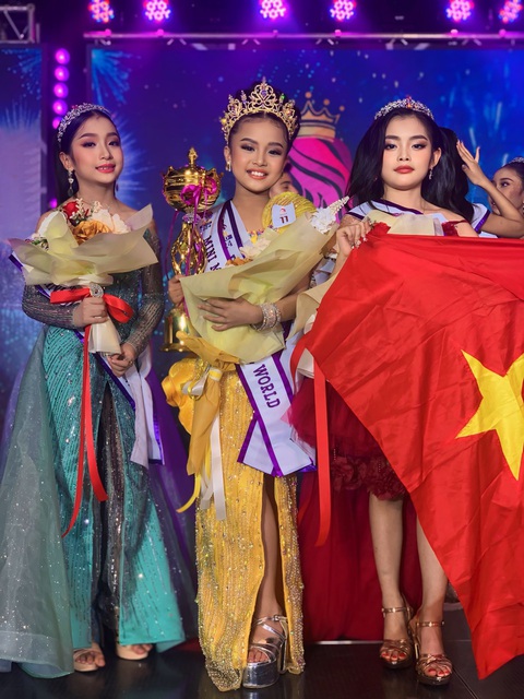 Á hậu Mini Miss Junior Idol World 2024 gọi tên Nguyễn Trần Bảo Linh- Ảnh 7. Danh hiệu Hoa hậu cuộc thi thuộc về Mỹ, ba Á hậu lần lượt là Thái Lan, Việt Nam và Ấn Độ.
