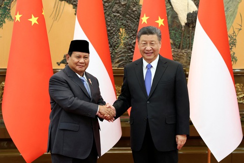 Tân lãnh đạo Prabowo Subianto của Indonesia gặp Chủ tịch Trung Quốc Tập Cận Bình ngày 1-4 tại Bắc Kinh - Ảnh: REUTERS Tổng thống đắc cử Prabowo Subianto của Indonesia gặp Chủ tịch Trung Quốc Tập Cận Bình ngày 1-4 tại Bắc Kinh - Ảnh: REUTERS