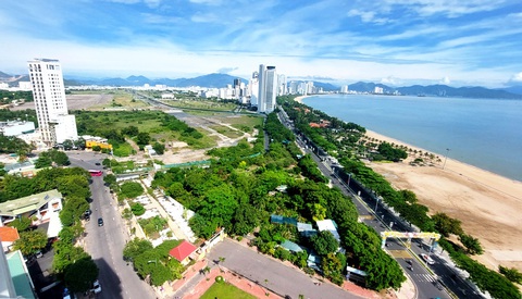 Khánh Hòa phải xử lý 42 dự án, khiếu nại về quy hoạch chung TP Nha Trang- Ảnh 5. Khu sân bay Nha Trang có các dự án tỉnh Khánh Hòa đã giao đất cho Công ty CP Tập đoàn Phúc Sơn phân lô bán nền, đang bị các Cơ quan điều tra của Bộ Công an và Bộ Quốc phòng điều tra, chờ xử lý - Ảnh: PHAN SÔNG NGÂN