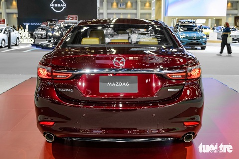 Mazda6 bản đặc biệt đắt ngang Mercedes-Benz C-Class- Ảnh 10. Mazda6 bản đặc biệt đắt ngang Mercedes-Benz C-Class- Ảnh 10.