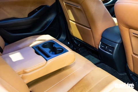 Mazda6 bản đặc biệt đắt ngang Mercedes-Benz C-Class- Ảnh 19. Mazda6 bản đặc biệt đắt ngang Mercedes-Benz C-Class- Ảnh 19.