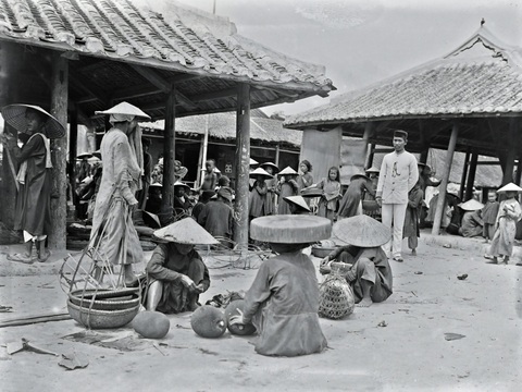 Chợ ở Nha Trang 1896 - Ảnh: Salles, André Chợ ở Nha Trang 1896 - Ảnh: Salles, André