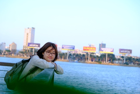 'Hội chứng' đi du lịch chỉ mải chụp hình, chỉnh ảnh 'cúng Face', ngắm cảnh lúc nào?- Ảnh 3. Vẫn còn nhiều người đi du lịch chỉ chụp vài bức ảnh lưu niệm, và dành phần lớn thời gian để thưởng thức cảnh đẹp, nghỉ ngơi - Ảnh: TRẦN MAI