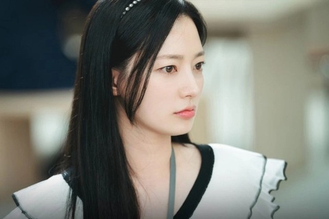 Vai diễn cô bạn thân mưu mô của Song Ha Yoon trong Marry my husband - Ảnh: tvN Vai diễn cô bạn thân mưu mô của Song Ha Yoon trong Marry my husband - Ảnh: tvN