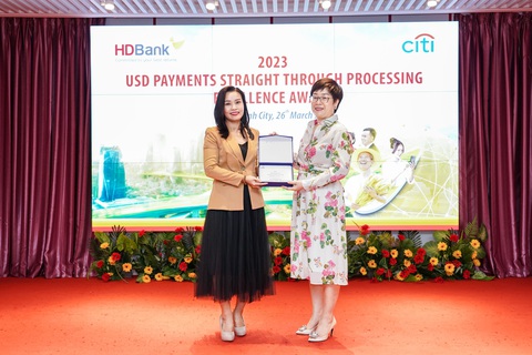HDBank nhận giải thưởng chất lượng thanh toán quốc tế từ Citibank- Ảnh 1. HDBank nhận “Giải thưởng chất lượng thanh toán quốc tế xuất sắc năm 2023” do Citibank trao tặng - Ảnh: HDB