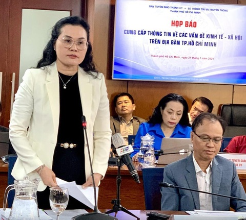 Ngay sau khi xảy ra vụ việc tại AISVN, cơ quan chức năng tại TP.HCM đã nhanh chóng vào cuộc. Trong ảnh: lãnh đạo Sở Giáo dục và Đào tạo TP.HCM cung cấp thông tin tại buổi họp báo ngày 21-3 - Ảnh: TRẦN HUỲNH Ngay sau khi xảy ra vụ việc tại AISVN, cơ quan chức năng tại TP.HCM đã nhanh chóng vào cuộc. Trong ảnh: lãnh đạo Sở Giáo dục và Đào tạo TP.HCM cung cấp thông tin tại buổi họp báo ngày 21-3 - Ảnh: TRẦN HUỲNH