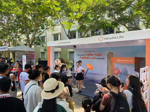 Hanwha Life đồng hành cùng Olympic Tin học năm 2024- Ảnh 3. Thúc đẩy giáo dục là một trong ba mũi nhọn nằm trong chiến lược phát triển bền vững của Hanwha Life Vietnam
