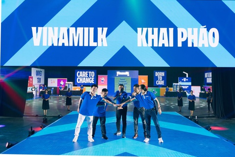 Vì sao tỉ lệ chọi ứng tuyển vào Vinamilk cao?- Ảnh 1. Vinamilk nhiều năm liền được bình chọn là "Nơi làm việc tốt nhất Việt Nam"- Ảnh: V.N