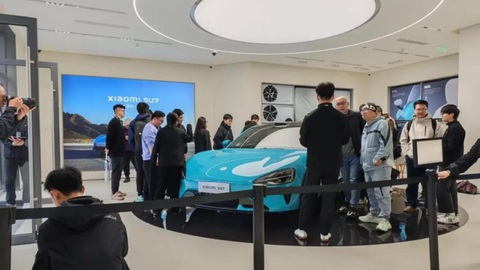 Người dân Trung Quốc đổ xô đặt xe điện Xiaomi, chờ tới 2h sáng- Ảnh 8. Người dân Trung Quốc đổ xô đặt xe điện Xiaomi, chờ tới 2h sáng- Ảnh 8.