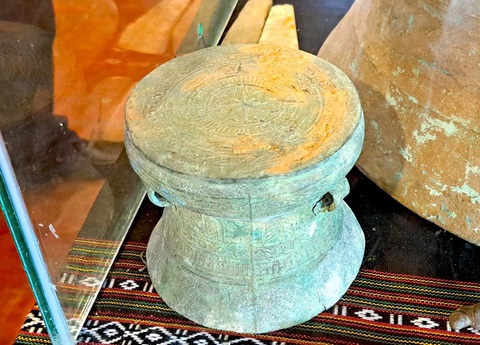 Cán bộ ngân hàng lấy trống đồng Đông Sơn rồi trả lại để... thử khả năng bảo vệ?- Ảnh 1. Chiếc trống đồng Đông Sơn bị ông P. lấy đi để