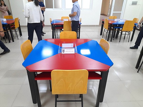 Định mức mỗi giảng viên 6m²: Xa xỉ?- Ảnh 4. Mỗi giảng viên Trường đại học Ngân hàng TP.HCM đều được bố trí vị trí làm việc riêng, cố định - Ảnh: Đ.T.