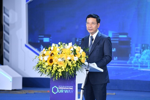 Viettel khai trương trung tâm dữ liệu lớn nhất Việt Nam- Ảnh 1. Bộ trưởng Bộ Thông tin và Truyền thông Nguyễn Mạnh Hùng kêu gọi các tổ chức, doanh nghiệp Việt Nam tăng cường sử dụng dịch vụ trung tâm dữ liệu, điện toán đám mây của Việt Nam - Ảnh: NAM NGUYỄN