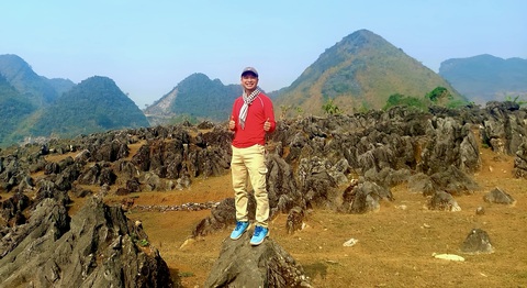Anh Trần Hùng (Hà Nội) ấn tượng với vẻ đẹp hoang sơ, yên bình trên cao nguyên đá Tủa Chùa - Ảnh: NVCC Anh Trần Hùng (Hà Nội) ấn tượng với vẻ đẹp hoang sơ, yên bình trên cao nguyên đá Tủa Chùa - Ảnh: NVCC