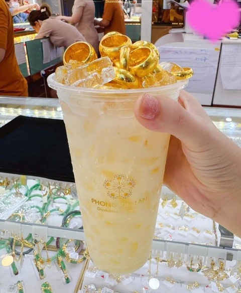 Ảnh vui 10-4: Tương lai của ai đó khi làm mẹ- Ảnh 5. Ly trà sữa full topping ai cũng thích lúc này.