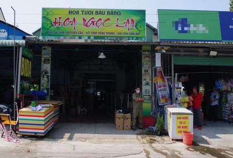 Hiện trường tiệm hoa nơi phát hiện 2 người chết bất thường tại Bình Dương - Ảnh: C.A. Hiện trường tiệm hoa nơi phát hiện 2 người chết bất thường tại Bình Dương - Ảnh: C.A.