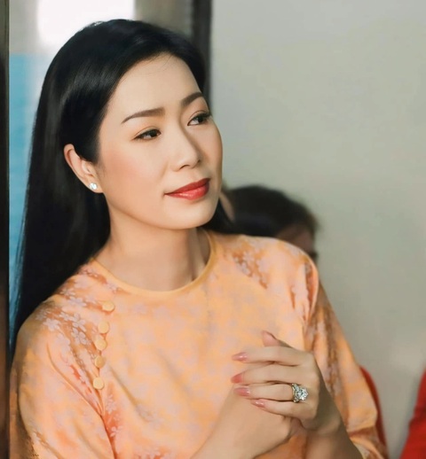 Nghệ sĩ Trịnh Kim Chi bức xúc thông tin bịa đặt ảnh hưởng uy tín chùa Nghệ sĩ - Ảnh: Facebook Trịnh Kim Chi Nghệ sĩ Trịnh Kim Chi bức xúc trước thông tin bịa đặt ảnh hưởng uy tín chùa Nghệ sĩ - Ảnh: Facebook Trịnh Kim Chi
