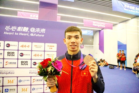Huy Hoàng sẽ giành thêm vé dự Olympic Paris 2024?- Ảnh 1. Nguyễn Huy Hoàng còn phải chờ để xem có được dự Olympic nội dung 1.500m tự do hay không - Ảnh: HUY ĐĂNG