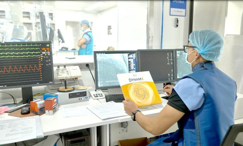 Bệnh viện Kiên Giang áp dụng công nghệ mới phục hồi mạch vành- Ảnh 2. Bệnh viện Kiên Giang áp dụng công nghệ mới phục hồi mạch vành- Ảnh 2.