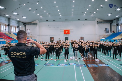 Tinh thần vượt ngưỡng và nâng chuẩn liên tục tại HBR Holdings- Ảnh 3. Tinh thần vượt ngưỡng và nâng chuẩn liên tục tại HBR Holdings- Ảnh 3.