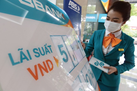 Lãi vay thấp, dân tranh thủ xuống tiền- Ảnh 1. Lãi suất cho vay mua nhà giảm mạnh