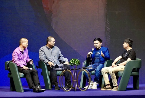 Hoạt hình và kỹ xảo: Đón nhận trí tuệ nhân tạo là một bước quan trọng nhưng cần phải thận trọng- Ảnh 1. Từ trái qua: Người điều hành Đinh Trí Dũng và các diễn giả Lê Anh Dy, Thierry Nguyễn và Phan Tuấn Anh trong phiên thảo luận Những cơ hội và thách thức của hoạt hình và kỹ xảo ở Việt Nam - Ảnh: T.T.D.