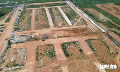 Đề xuất tạm ngừng cưỡng chế thuế 'cứu' doanh nghiệp bất động sản trước bờ vực phá sản- Ảnh 7. Quảng Nam đang tháo gỡ khó khăn cho doanh nghiệp bất động sản - Ảnh: LÊ TRUNG