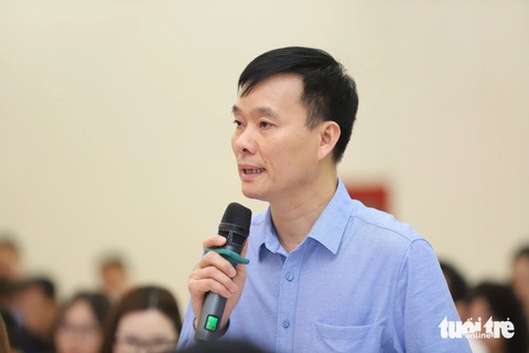 6 công nhân chết vì bụi phổi: Chưa cơ quan nào nhận trách nhiệm- Ảnh 1. Ông Nguyễn Văn Hải - phó trưởng Ban quản lý Khu kinh tế Đông Nam tỉnh Nghệ An - cho biết đến nay chưa có cơ quan nào nhận trách nhiệm liên quan vụ việc 6 công nhân ở Công ty Châu Tiến tử vong - Ảnh: DOÃN HÒA