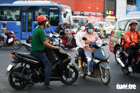 Hiện trạng 7 vòng xoay ở TP.HCM được đề xuất cải tạo- Ảnh 8. Khu vực này cũng là nơi có lượng xe cộ đông đúc vì nằm trên trục đường kết nối từ bến xe Miền Tây và trung tâm TP.
