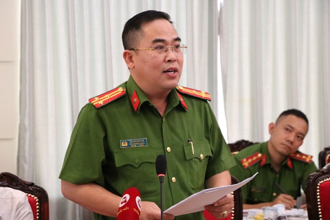 Sử dụng dao gây án nhưng khó xử lý hình sự, đề xuất sửa khái niệm vũ khí- Ảnh 3. Thượng tá Nguyễn Minh Thơ phát biểu tại hội thảo - Ảnh: CẨM NƯƠNG